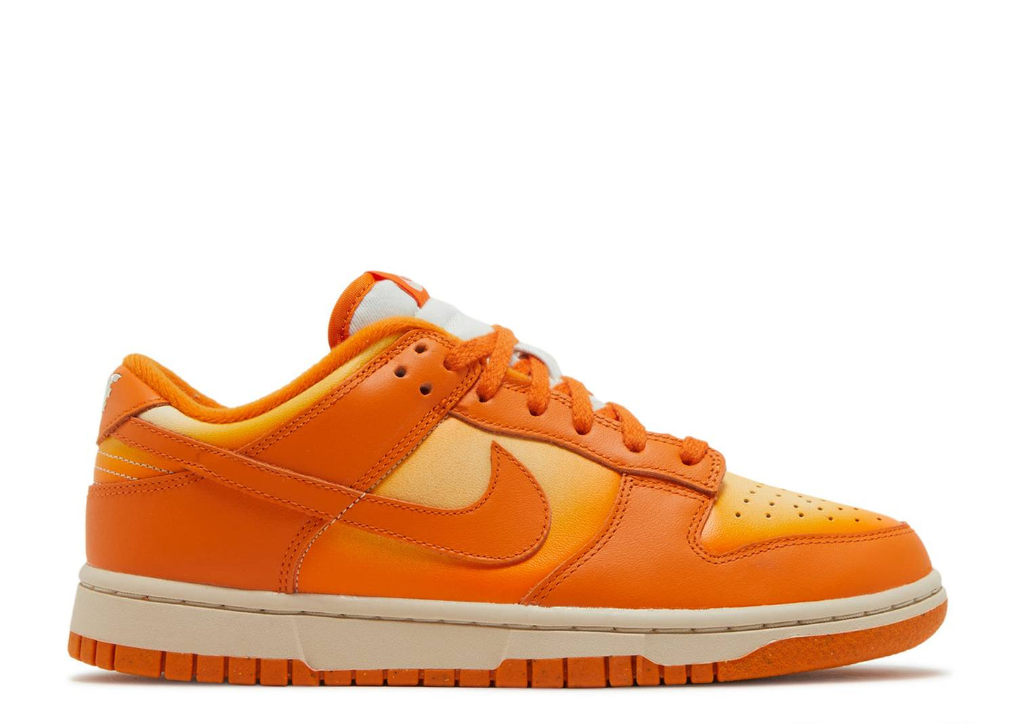 Dunk 'Magma Orange'