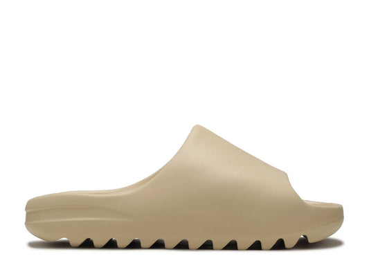 Yeezy Slides 'Desert Sand'