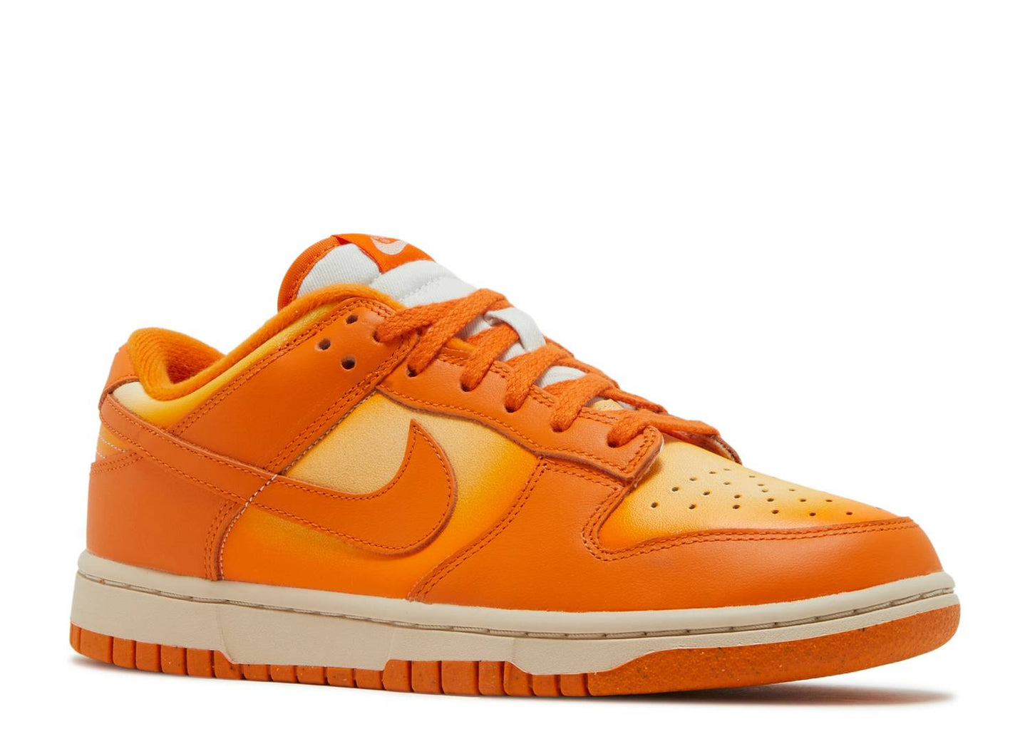 Dunk 'Magma Orange'